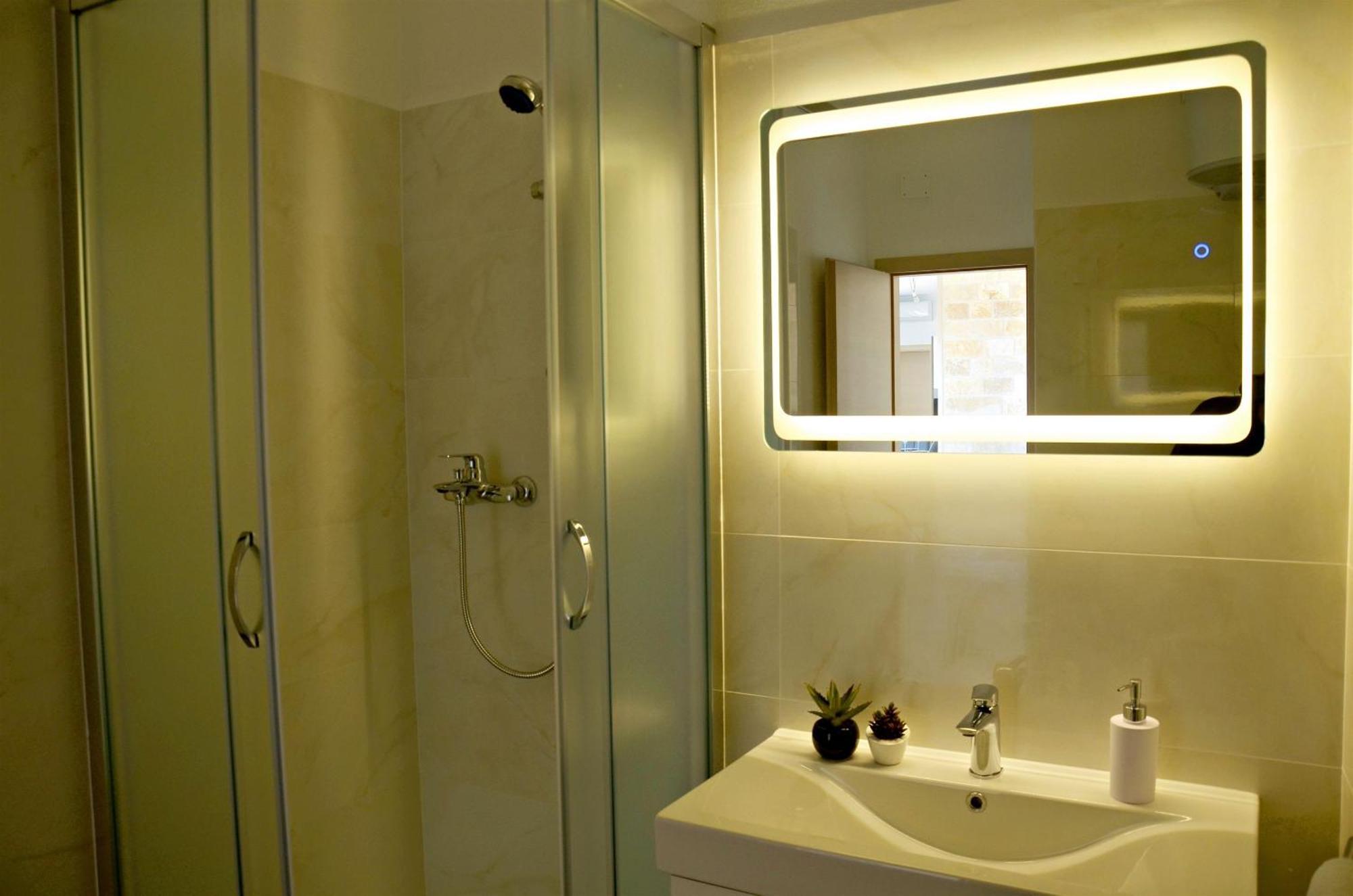 Apartment Luna Postira Dış mekan fotoğraf