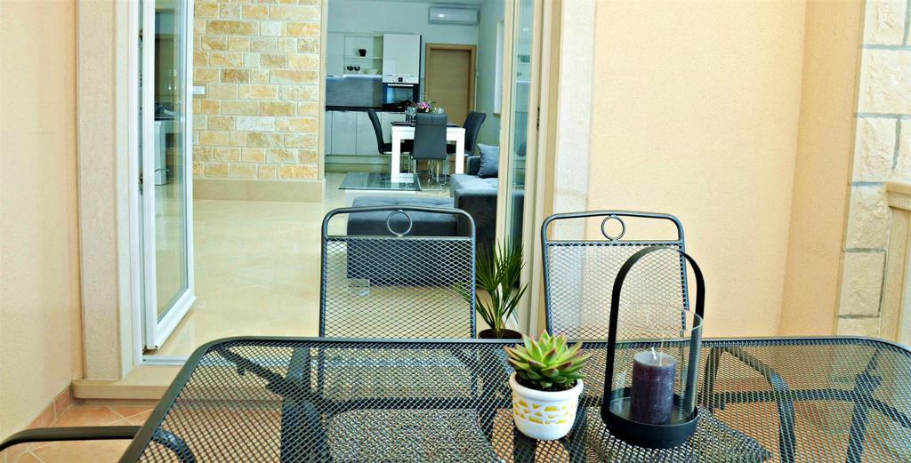 Apartment Luna Postira Dış mekan fotoğraf