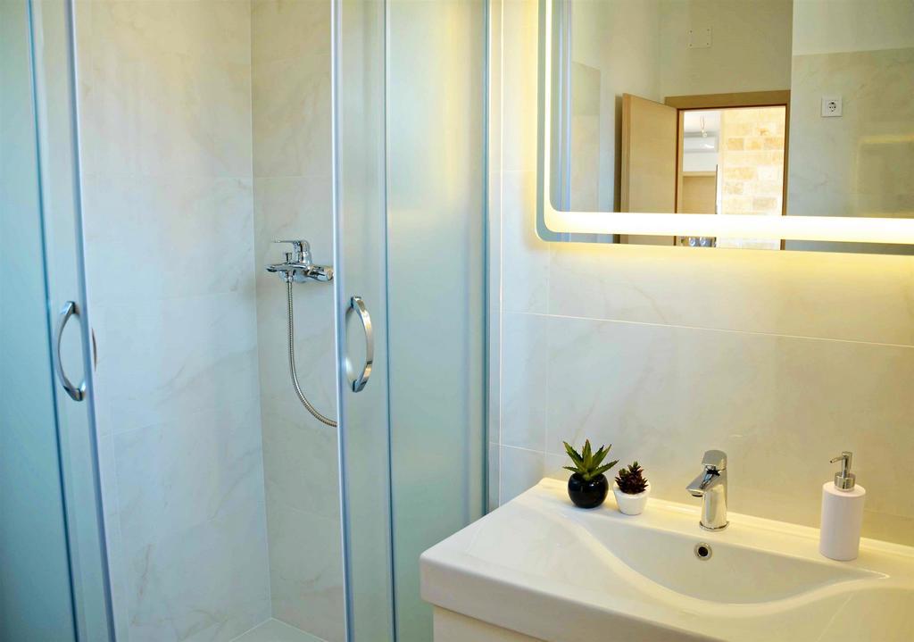 Apartment Luna Postira Dış mekan fotoğraf