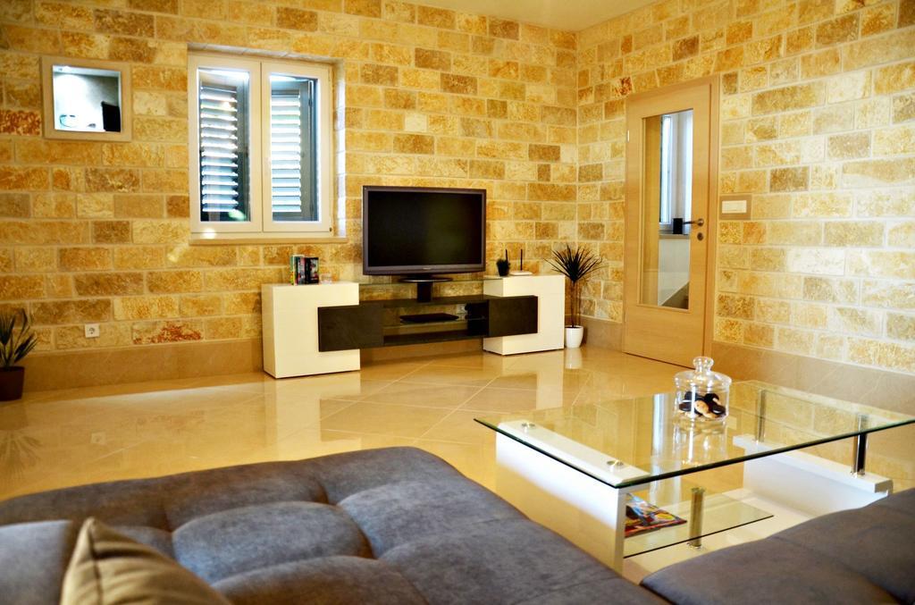 Apartment Luna Postira Dış mekan fotoğraf