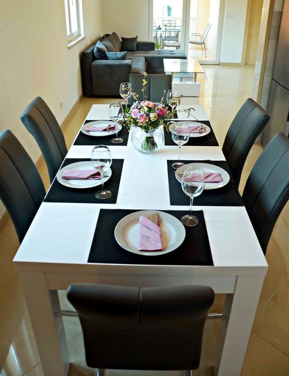 Apartment Luna Postira Dış mekan fotoğraf